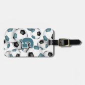 カスタムアスリートモノグラムのブラックサッカー ラゲッジタグ (正面横)