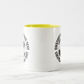 カスタムイエローサッカーボール&大文字 11oz マグカップ (中央)