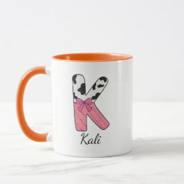 カスタムイニシャルネームマグ | ピンクの牛の文字 K マグカップ