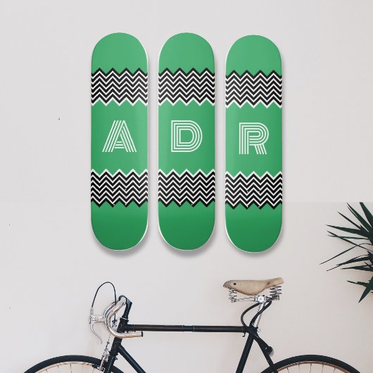 カスタムイニシャルレター8 1/4"スケートボードデッキ | DP7 スケートボード