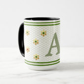 カスタムイニシャル文字 |シック金ゴールドデイジーハニカム マグカップ (正面左)