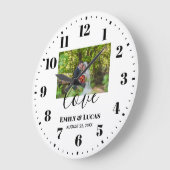 カスタムウェディングシンプルフォトエレガント書道 ラージ壁時計 (傾斜)