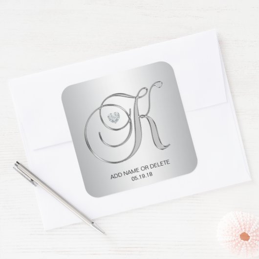 カスタムエレガント銀モノグラムのイニシャル文字K スクエアシール (封筒)