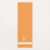 カスタムオレンジストライプモノグラム名 ヨガマット (正面)