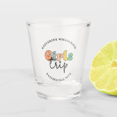 カスタムガールズトリップ |かわいい女の子の週末の休暇 ショットグラス (正面)