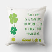 カスタムグリーンクローバ離れー装飾用クッション クッション (正面)