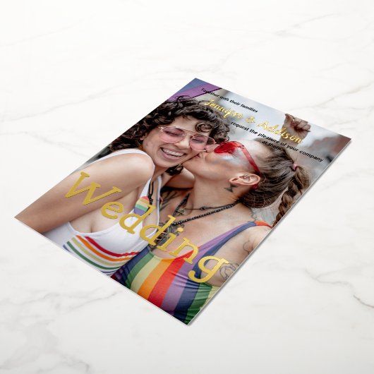 カスタムゲイの写真と水の色の虹の結婚 箔招待状 (回転した状態)