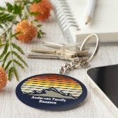 カスタムサンセットマウンテンファミリー懇親会モノグラム キーホルダー (側面)