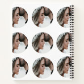 カスタムシンプル円形画像コラージュの追加の名前 ノートブック (裏面)