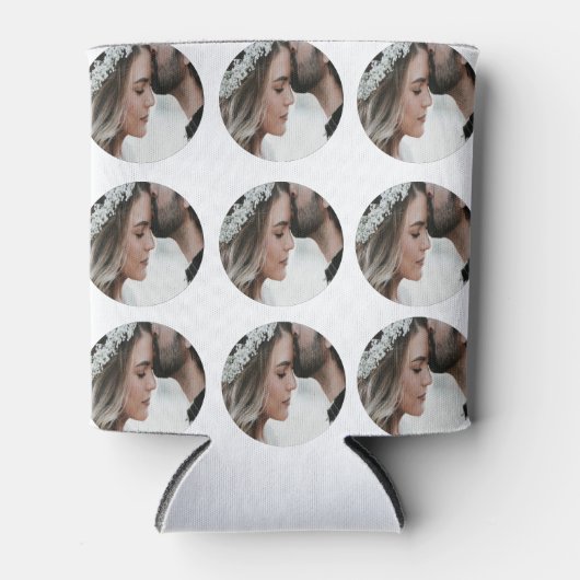 カスタムシンプル円形画像コラージュの追加の名前 缶クーラー (正面)