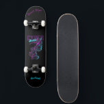 カスタムスケートボード(キャプション&ネーム付き) スケートボード<br><div class="desc">テキストを追加して、このスケートボードを自分だけのものにしよう。高度な編集ツールにアクセスするには、「このテンプレートをパーソナライズする」に移動し、「詳細」をクリックして下にスクロールし、「さらにカスタマイズするリンク」を押してください。誕生日や卒業式などのあらゆる機会に最適で、グラフィティスタイルが好きなアウトドアスケートボーダーに。</div>