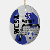 カスタムダークブルーとホワイトパーソナライズサッカーボール セラミックオーナメント (右)
