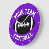 カスタムチーム名とカラーフットボールのコーチまたはプレーヤー ラージ壁時計 (傾斜)