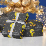 カスタムツィーティ・バードメリー・クリスマス ラッピングペーパー<br><div class="desc">このTweety Bird Merry Christmas Wrappingカスタム紙をチェック。挨拶と名前を付けカスタムて特別に！</div>
