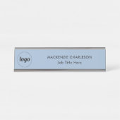 カスタムテキストビジネスパウダーブルー付きシンプルロゴ デスクネームプレート (正面)