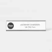 カスタムテキストビジネスプロフェッショナル付きシンプルなロゴ デスクネームプレート (正面)