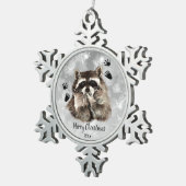 カスタムデイテッドRaccoonの吹キス、愛の動物 スノーフレークピューターオーナメント (右)