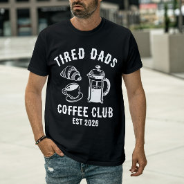 カスタムデザインの疲れたパパのコーヒークラブ EST 2026 レトロデザイン Tシャツ
