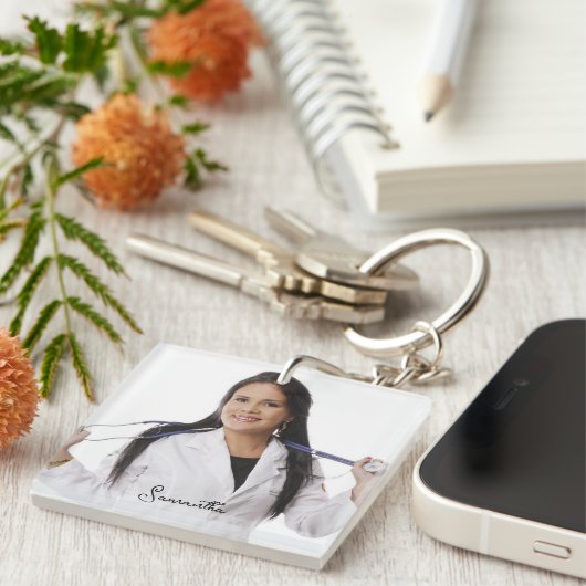 カスタムナース写真と名前Keychainパーソナライズされた キーホルダー (正面右)