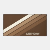 カスタムニュートラルアースストライプトーンアートオンブラウン デスクマット (正面)