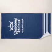 カスタムネイビーブルーボート名ウェルカムクオンボード ビーチタオル (正面)
