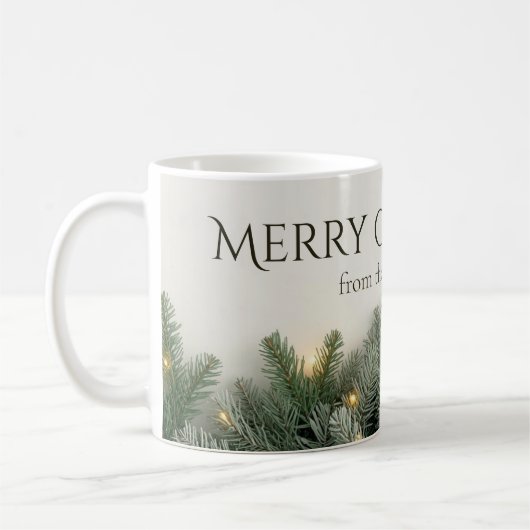 カスタムネーム入り松の枝とクリスマスイルミネーション コーヒーマグカップ (左)