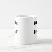 カスタムネーム入り「子育てはロックだ！」 コーヒーマグカップ (中央)