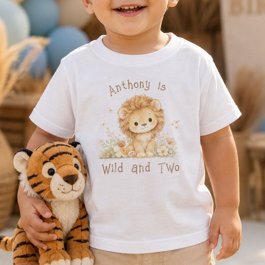 カスタムネーム Wild and Two 2歳の誕生日ベビーTシャツ ベビーTシャツ