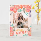 カスタムハッピーバースデーピンクの珊瑚バラ カード (黄色い花)