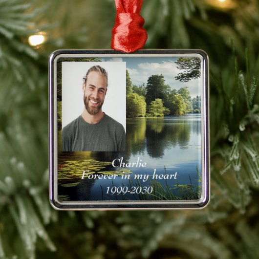 カスタムハートに永遠に残る記念碑 メタルオーナメント (ツリー)