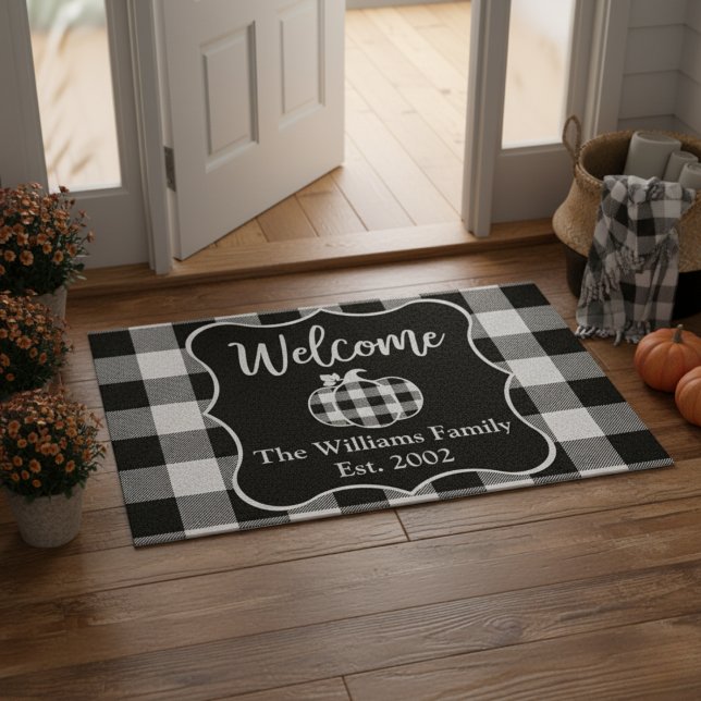 カスタムバッファロープレイドブラック&ホワイト秋ウェルカム ドアマット (Custom Buffalo Plaid Black & White Autumn Welcome Doormat)