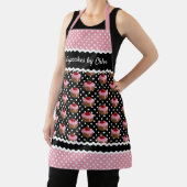 カスタムピンクカップケーキ水玉模様パターンオンブラック エプロン (インサイチュ)