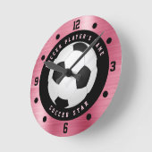カスタムピンクガールズサッカーボールサッカーラウンドクロック ラウンド壁時計 (傾斜)