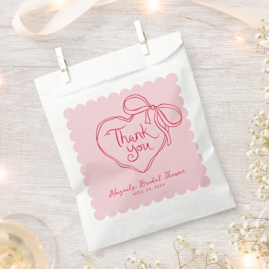 カスタムピンクレッド手描きハート弓ありがとう フェイバーバッグ (クリップ留めされた状態)