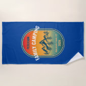 カスタムファミリーキャンピングヴィンテージサンセットアドベンチャー ビーチタオル (正面)