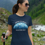 カスタムファミリースキートリップブルーマウンテンウィメンズ Tシャツ<br><div class="desc">冬のカスタマイズ休暇の間には、コロラドの山々にスキー場に適した女性のtシャツ。このスクールキー旅行の女性ティーは雪の可愛いスケッチ帽をかぶった山と青い風景を備えている。自然素晴らしの自然遠征のためのアウトドア愛の家族のためのTシャツ。</div>
