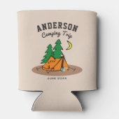 カスタムファミリーネームサマーバケーションキャンピングトリップ 缶クーラー (裏面)