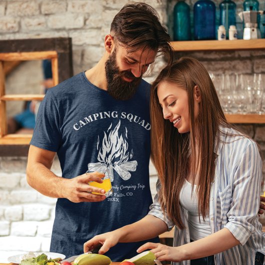 カスタムファミリーバケーションキャンプファイヤーキャンピングトリップ Tシャツ
