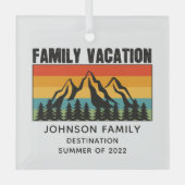 カスタムファミリーバケーションマウンテンズハイキングキャンプ ガラスオーナメント (正面)