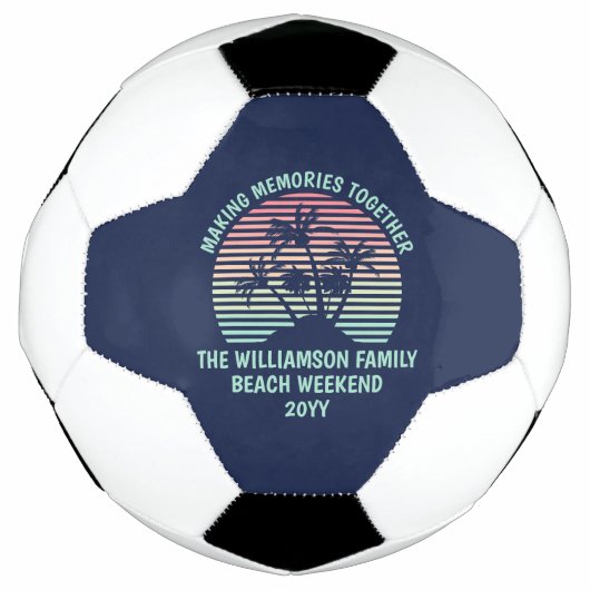 カスタムファミリーバケーションレトロトロピカルビーチトリップ サッカーボール (正面)