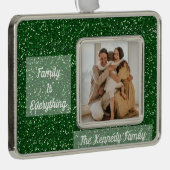 カスタムファミリー写真、名前、引用文グリーングリッター シルバープレートフレームオーナメント (右)