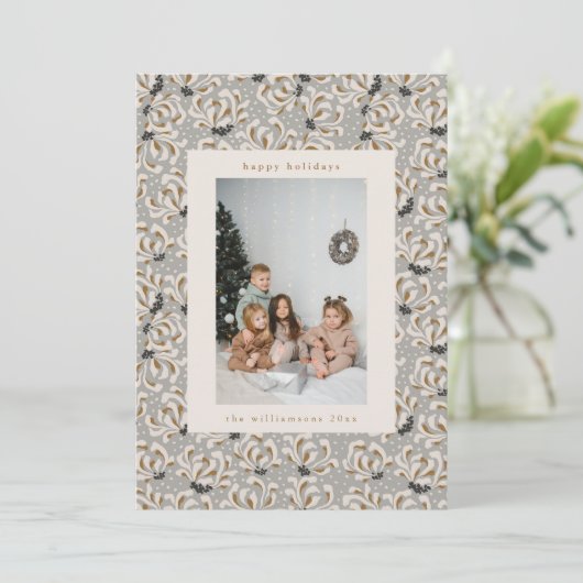 カスタムフォトグレイエレガントアート垂直クリスマス シーズンカード (スタンド正面)
