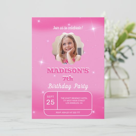 カスタムフォトピンク背景誕生日招待状 招待状 (スタンド正面)