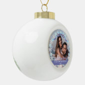 カスタムフォトファースト結婚したクリスマスパープルトーン セラミックボールオーナメント (左)