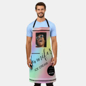 カスタムフォトロゴ甘いケーキのアイスクリームコーヒー エプロン (着用した状態)