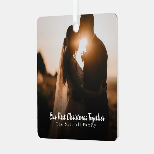 カスタムフォト文字が初めてのクリスマスを結合 メタルオーナメント (正面左)