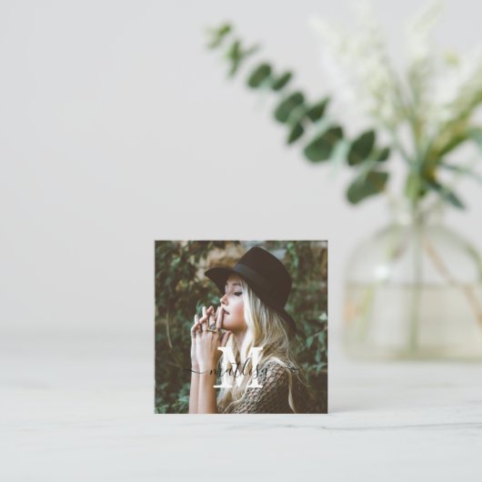 カスタムフォト素朴ウッドモノグラムプロフェッショナル スクエア名刺 (スタンド正面)