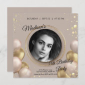 カスタムフォト金ゴールド&ベージュ誕生日招待状 招待状 (正面/裏面)