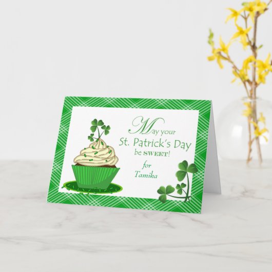 カスタムフロント名を追加St. Patrick's Day カード (黄色い花)