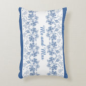 カスタムフローラインジゴ縁どブルー枕 アクセントクッション (正面(垂直))